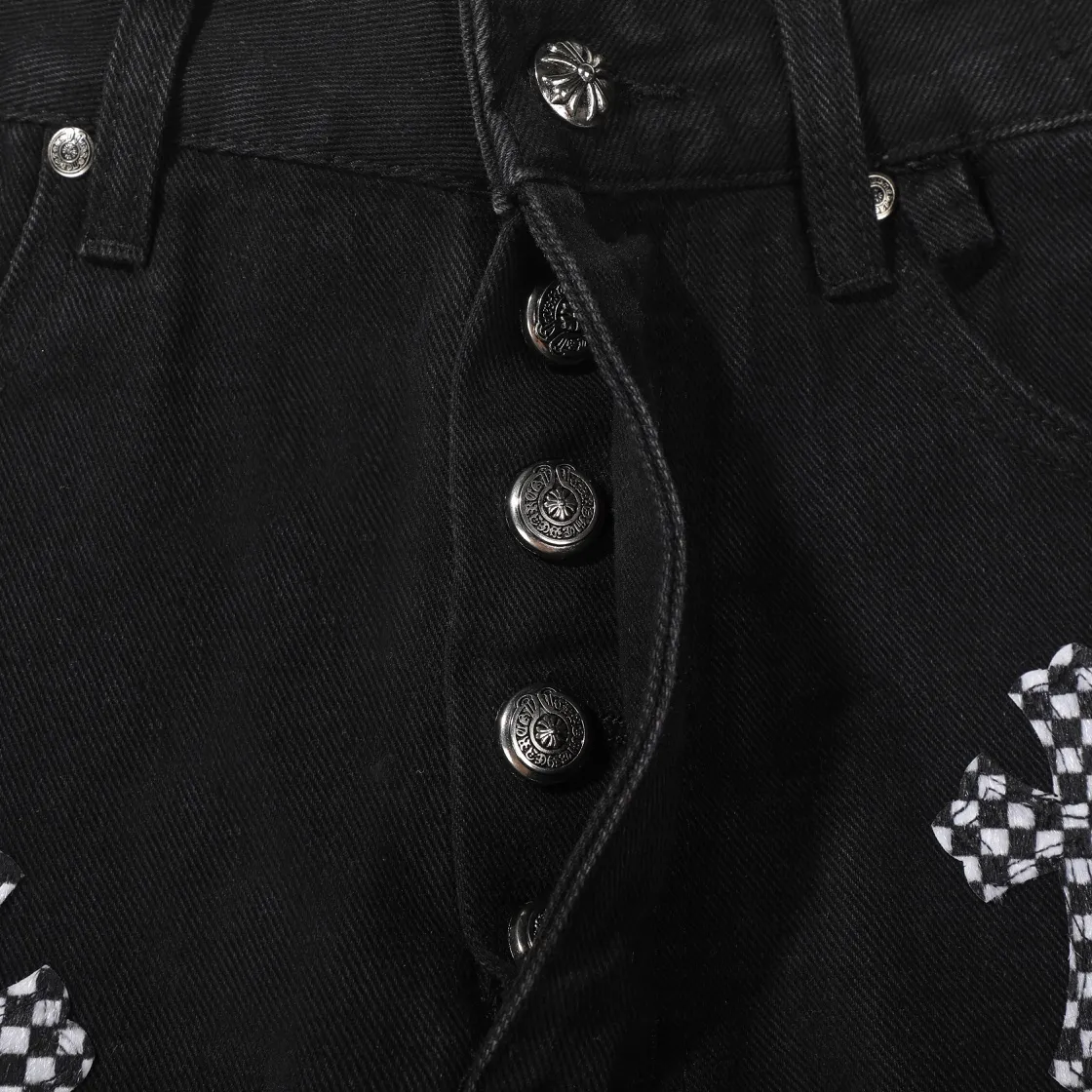 P280 (top version) Chrome hearts new city-limited flame plaid black and pink jeans Chrome hearts city-limited jeans Hardware customization Original development vintage levis American-made 501 black and gray base remake Levi's American-made 501 base imported sheepskin 925 silver remake [Top heavy industry fashion design] Consistently high-street luxury style. Speaking of this style, the Zangyin family and GU family are definitely the leading representative brands. Especially the Zangyin family has really achieved a state-of-the-art effect in creating high-street style. The unique washed material is used to create this style. The color system is already quite eye-catching. After it is decorated with patchwork cross flowers, it cleverly highlights the charm of the brand. Secondly, this style uses classic The high-waist cutting design highlights the long legs and fashionable temperament of the upper body. The brand is highly recognizable and the slim fit configuration is more suitable for daily wear. It is a product that interprets personality, fashion, and specifications at a glance. This single product is enough to make any fan excited. It can be a white T-shirt for a youthful college style, or a tight suspender for a royal style. It has strong matching ability and can be easily controlled by men.  [Materials and craftsmanship] Needless to say, this point goes without saying. As an excellent craftsman brand, Zangyin’s requirements for details and craftsmanship are really perfect. The washed color of this model has gone through so many processes, not to mention the embellishment of denim appliques. It is also purely hand-made and sewn. Just like what they believe in, only hand-made things have soul and have the meaning of wear. A top-notch heavy-duty fashionable denim item, I look forward to your perfect interpretation! !  Color: Black Size: S M L XL